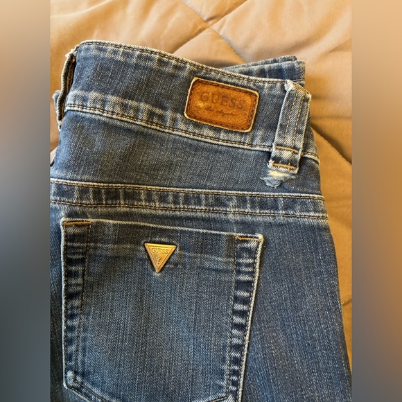Guess Jeans. Daredevil Bootcut. Low Rise. Size 28 - Picture 4 of 4